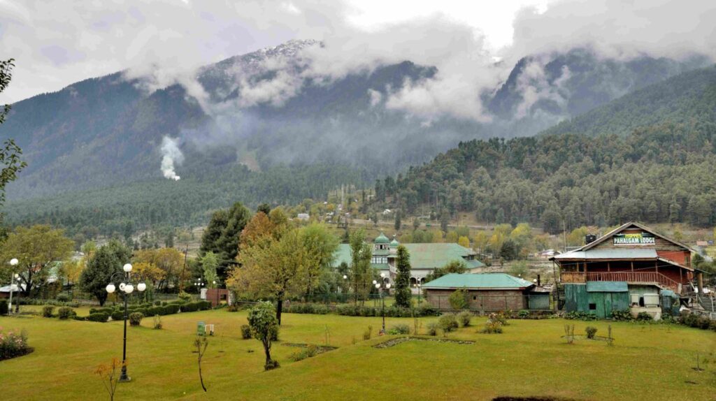 Betaab Valley D8347